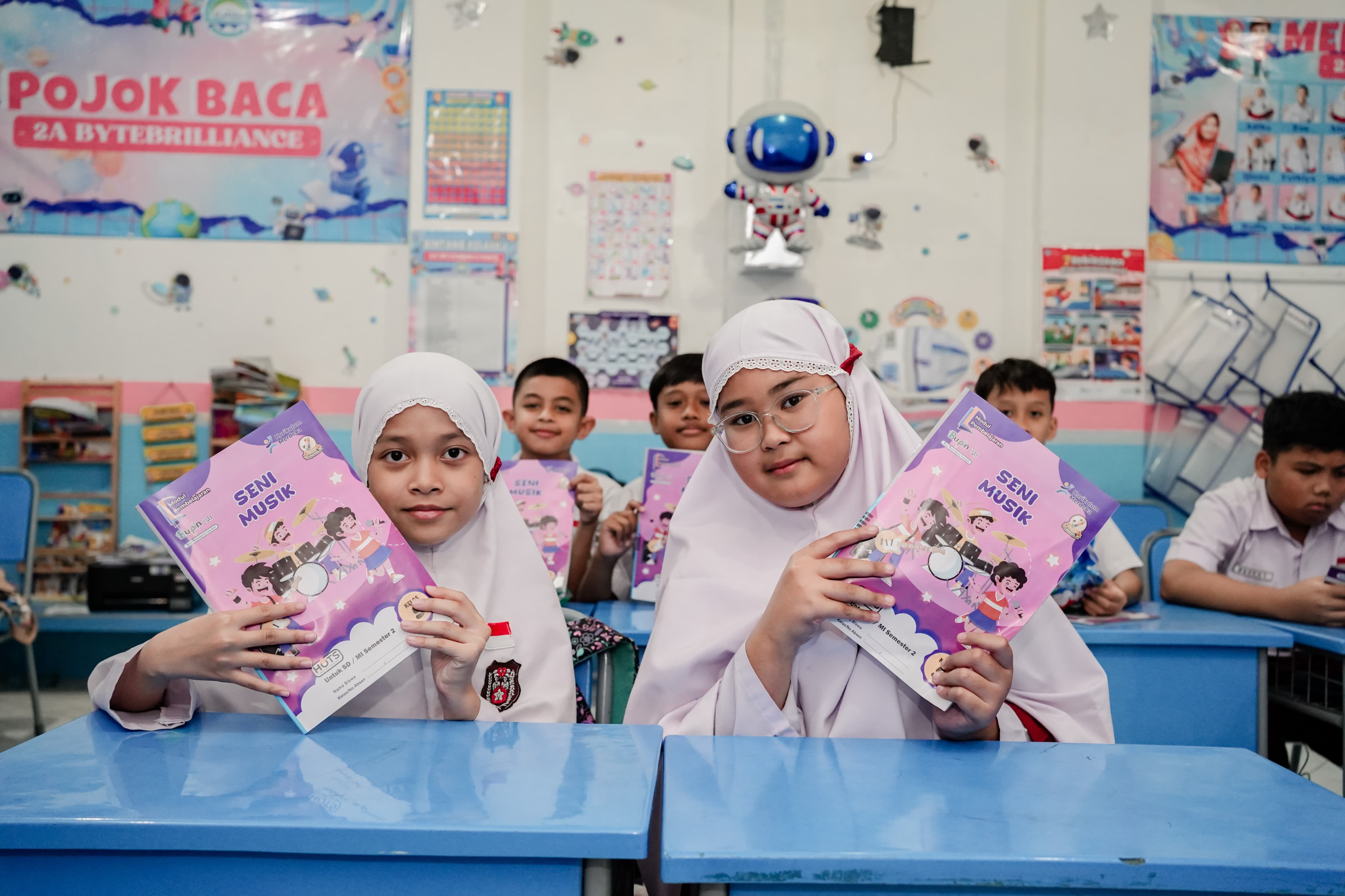 Kegiatan sekolah menggunakan modul Bupin 4.0